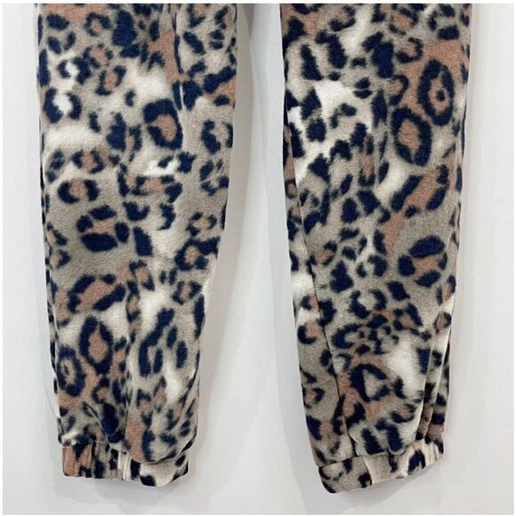 Know One Cares Leopard Print Brushed Knit Joggers Sweatpants Size Small - Picture 3 of 7